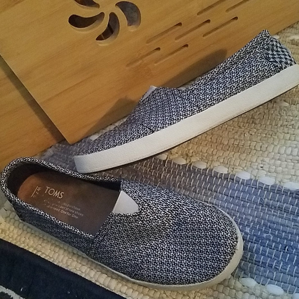 TOMS Women's Slip On Shoes Sz 7.5 - Picture 1 of 5
